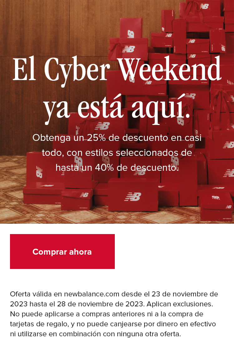 Una gran pila de cajas de zapatos New Balance rojas con lazos rojos unidos contra una pared de paneles de madera